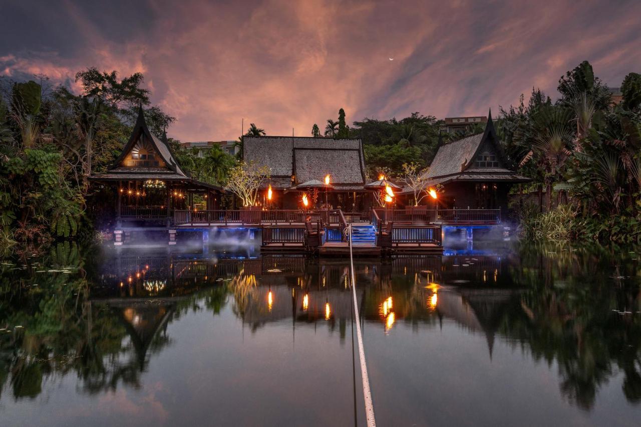 The Slate, Phuket Hotel Nai Yang Beach Exterior foto The resort at night